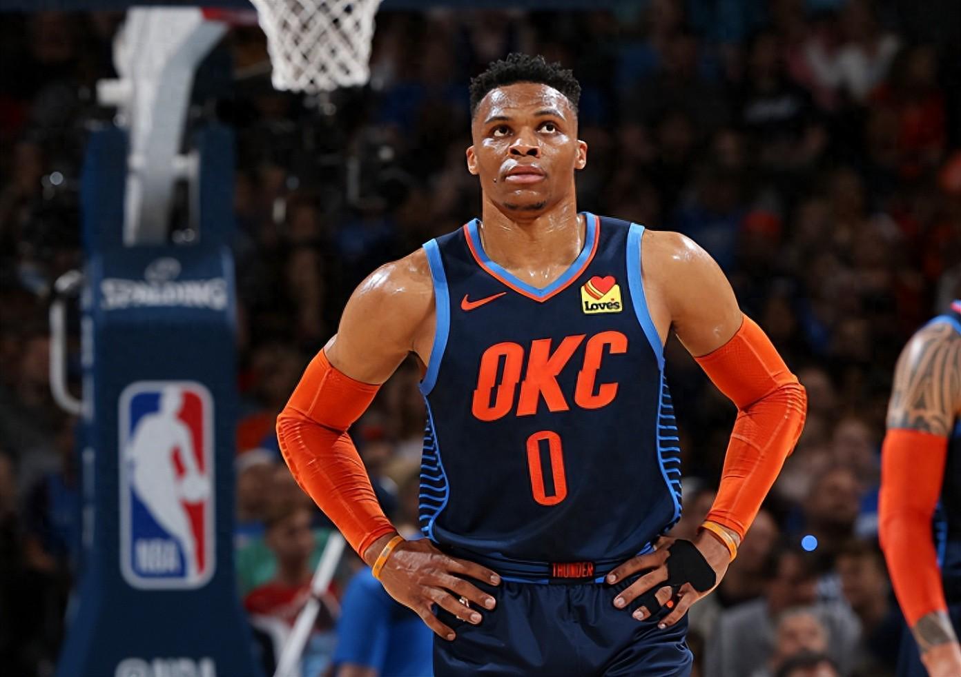 银河娱乐城-我才刚出汗，你就累脱水了”，盘点NBA5大体力怪 库里似非人类